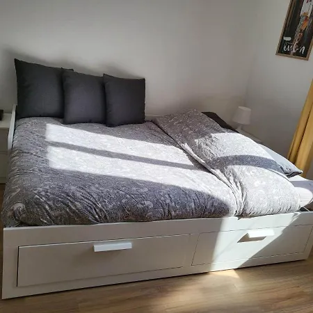 Lägenhet Sur Le Port De *